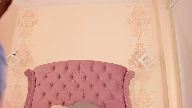 DaphneLloyd online show from September 29, 8:03 pm