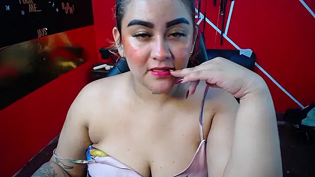 loly bigbooty4u online show from January 9, 5:12 am