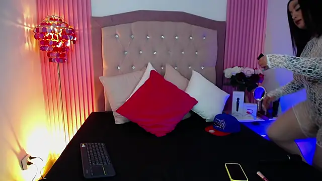 Erika Montoya online show from March 3, 12:33 pm