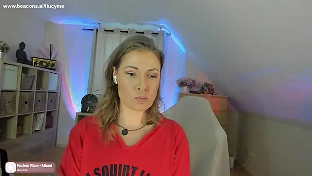 Snapshot of ilucyme chatting on October 2, 3:06 pm ilucyme online show from October 2, 3:06 pm