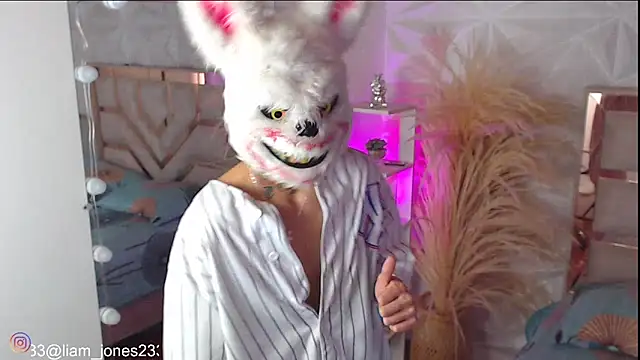 Jonesliam23 online show from October 31, 7:51 pm