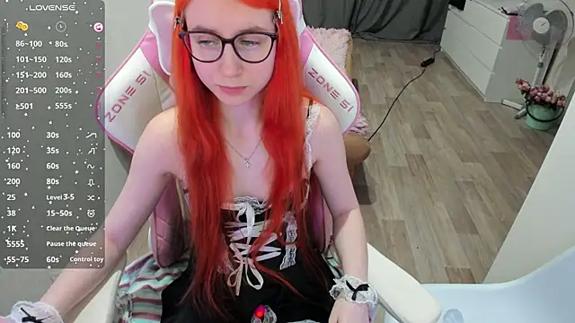 Snapshot of Malina_Lovely chatting on October 9, 8:46 pm Malina Lovely online show from October 9, 8:46 pm