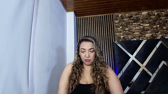marie hss online show from July 6, 3:03 pm