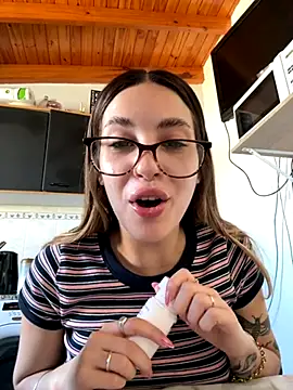 Snapshot of Lolykush chatting on September 23, 5:44 pm Lolykush online show from September 23, 5:44 pm