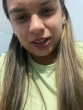 Nathaly00  online show from December 4, 11:05 pm