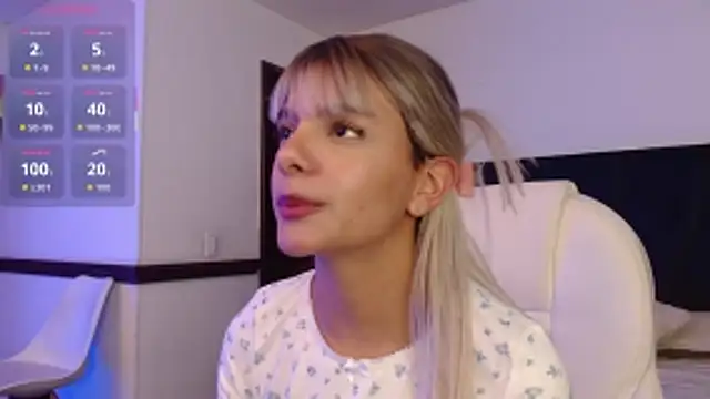 peyton golden1 online show from April 11, 7:56 am