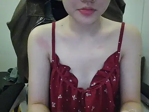 Snapshot of Yin-girl chatting on September 24, 7:13 pm Yin-girl online show from September 24, 7:13 pm