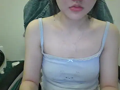 Snapshot of Yin-girl chatting on October 15, 10:23 pm Yin-girl online show from October 15, 10:23 pm