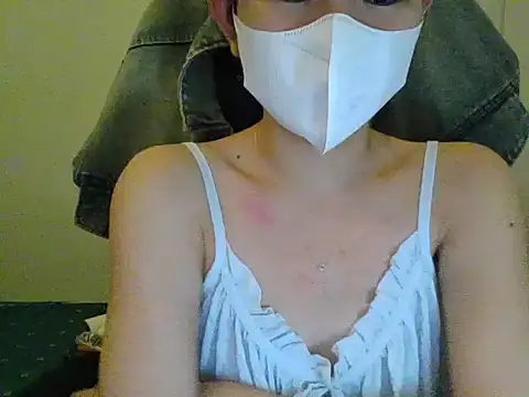 Snapshot of Yin-girl chatting on September 11, 5:02 pm Yin-girl online show from September 11, 5:02 pm