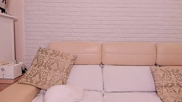 LovelyCaprice online show from January 16, 4:41 am