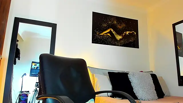 KimberlyBanks2 online show from November 29, 2:10 pm