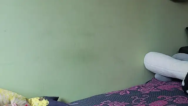 NEXT DOOR GIRL  online show from June 9, 9:14 pm