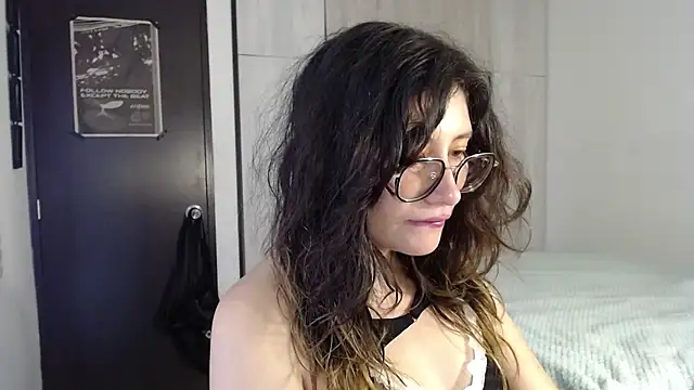 mariana124- online show from October 27, 9:09 pm