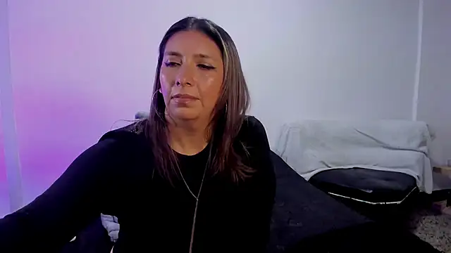 Snapshot of MichelleManson chatting on October 10, 11:04 am MichelleManson online show from October 10, 11:04 am