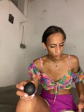 AlexaWarner online show from May 26, 1:05 am