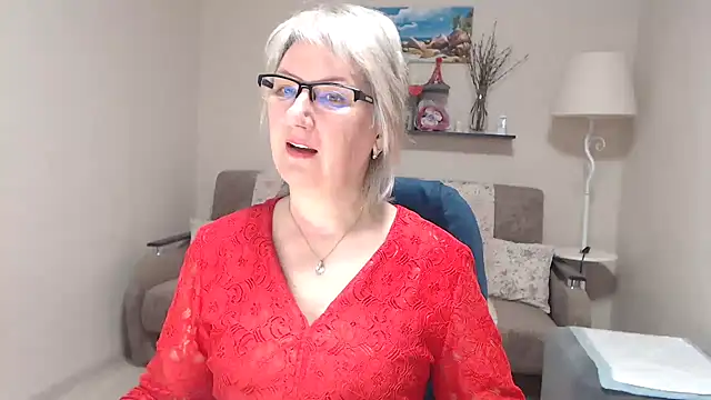 FleurMays online show from April 11, 3:01 am