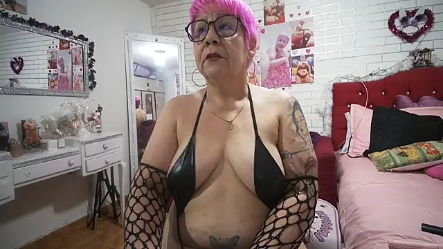 maturehot 65 online show from November 25, 11:05 pm