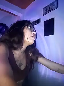 Lunita 5 online show from April 11, 6:11 pm