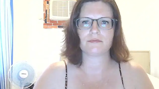 CrimsonMistress online show from April 5, 10:31 pm