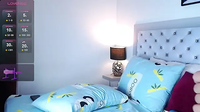 sarascottt online show from September 27, 5:53 pm