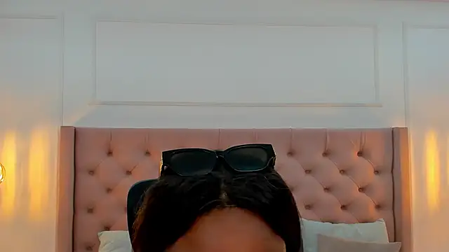 Snapshot of mia_schwarz chatting on September 9, 10:09 pm mia schwarz online show from September 9, 10:09 pm