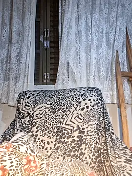 Sweet-diamondxxx online show from June 6, 10:16 pm
