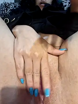 Sweet-diamondxxx online show from June 15, 2:28 pm