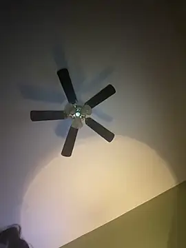 kikiwonderbar online show from October 21, 5:22 am