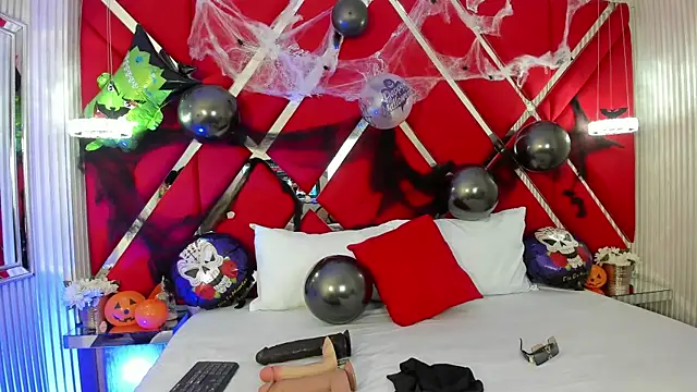 SusanCouper online show from October 28, 10:47 pm