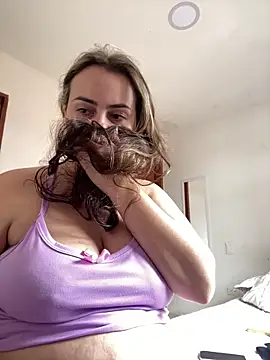 Im Amelia online show from March 6, 2:34 pm