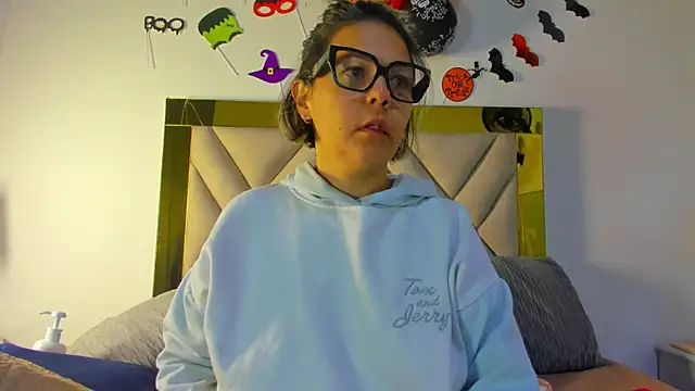 ariana-martins online show from November 1, 3:32 am