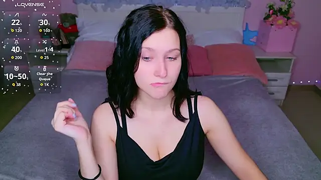 SarahStanley online show from December 4, 4:08 pm