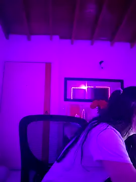 AbbyBaker222 online show from November 14, 9:31 am