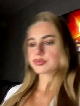 Snapshot of GraceTorrez chatting on September 16, 5:32 pm GraceTorrez online show from September 16, 5:32 pm