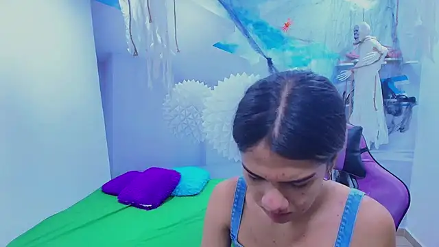 DEMI LEED online show from November 3, 1:37 pm