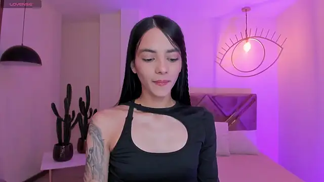 Snapshot of HannahJamesX chatting on October 16, 7:27 pm HannahJamesX online show from October 16, 7:27 pm