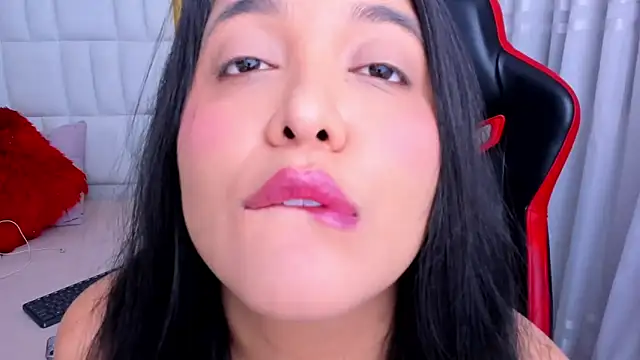 MadelineJackson online show from March 14, 3:07 am