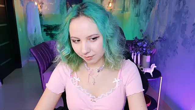 JasmineMilko online show from December 2, 7:10 am