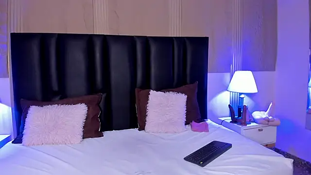 Milf meli online show from December 2, 7:05 pm