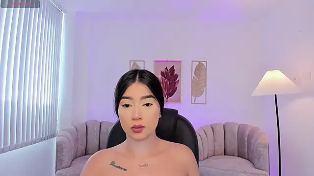 Snapshot of amelie_jhons chatting on October 17, 8:23 pm amelie jhons online show from October 17, 8:23 pm