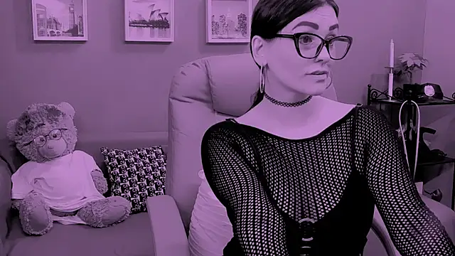 ChantalLion online show from April 17, 1:02 pm