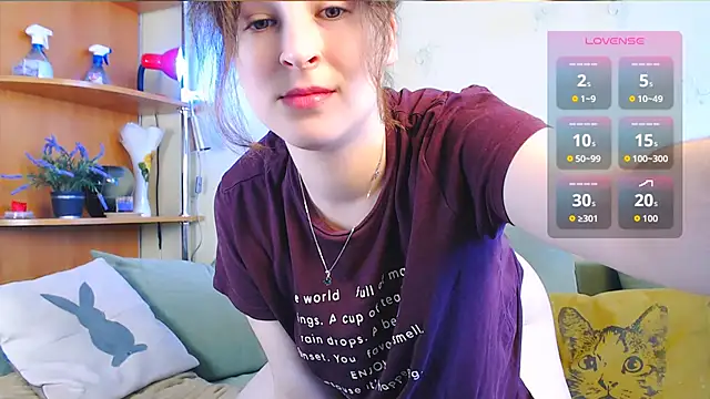 Snapshot of Caroline1995 chatting on September 21, 7:29 am Caroline1995 online show from September 21, 7:29 am