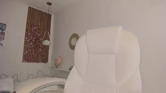 TiffanyWright online show from July 24, 2:26 pm