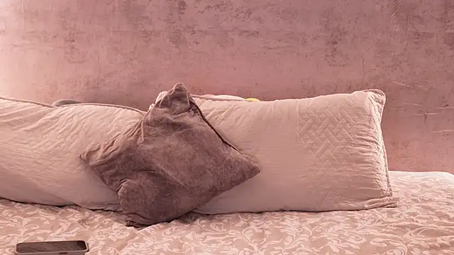 Nicky and Blake online show from April 6, 8:10 pm