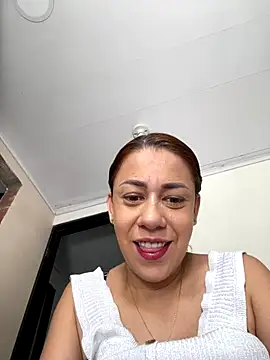 Snapshot of AnnbellaRosse chatting on September 25, 6:39 pm AnnbellaRosse online show from September 25, 6:39 pm