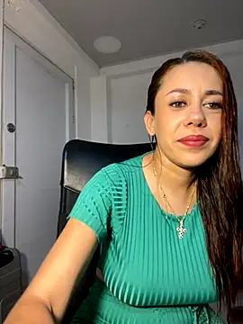 Snapshot of AnnbellaRosse chatting on October 6, 8:02 pm AnnbellaRosse online show from October 6, 8:02 pm
