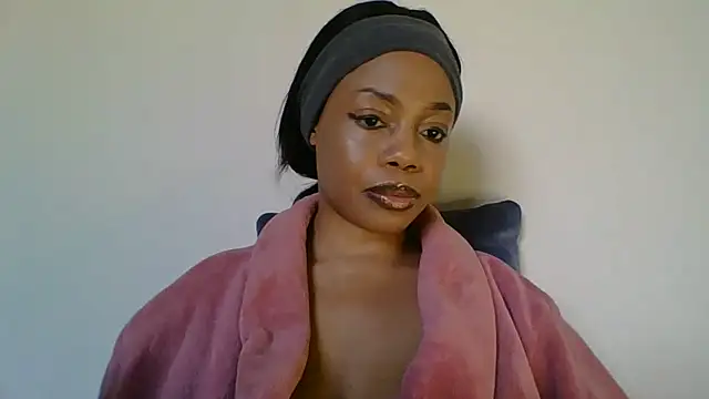 NAUGHTYSHALOTXX online show from July 15, 2:11 pm