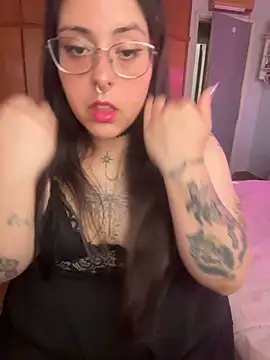 Snapshot of Mizztikaa chatting on October 9, 9:08 pm Mizztikaa online show from October 9, 9:08 pm