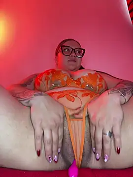 KinkyJessyHotxx online show from May 22, 9:02 pm