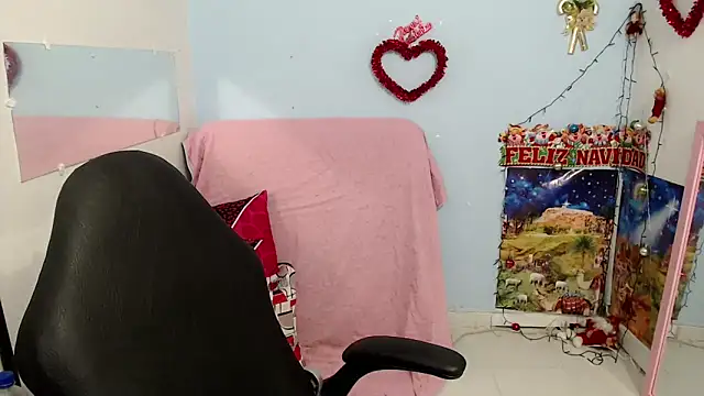 victoria jones online show from December 15, 2:00 pm